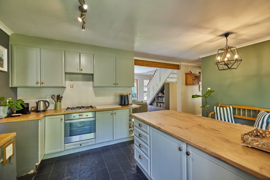 4 Bedroom Property for Sale in Milkwood Park Western Cape